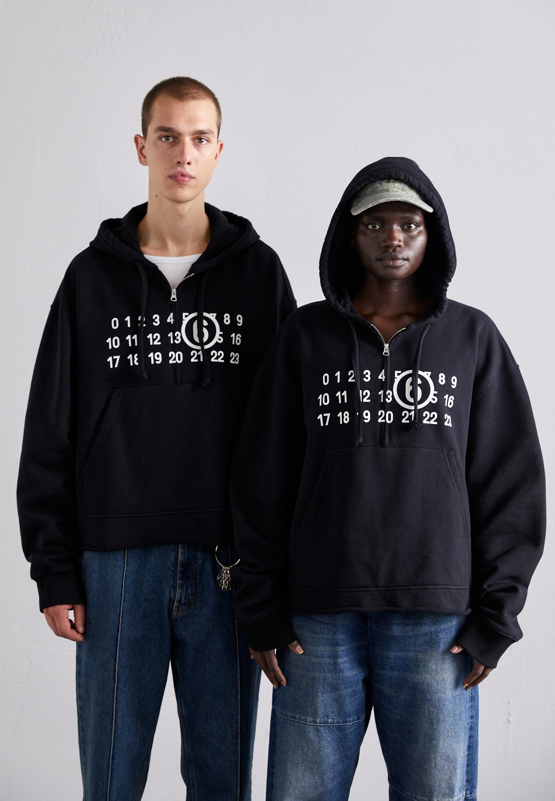 MM6 Maison MargielaZipUpHoodedSweatshirt｜Www.onadesa.com