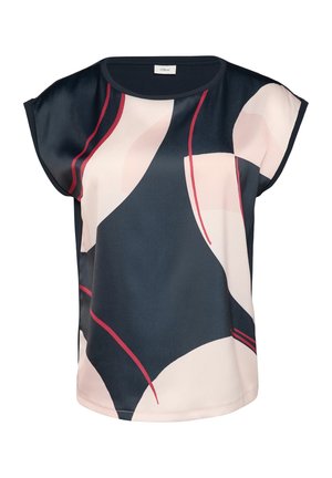 Haut à manches courtes en bleu marine, présentant des formes abstraites crème et rose, avec des accents rouges. Tissu lisse et coupe décontractée.