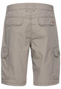Cargo-Shorts in Hellgrau, aus einem leichten Stoff gefertigt, mit sechs Taschen und verstärkten Nähten. Der Bund ist verstellbar und flach.