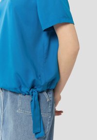 comma casual identity T-Shirt basic - azurblau