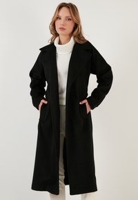 Nije odabrano, black