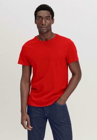hessnatur REGULAR  - T-shirt basic - rot