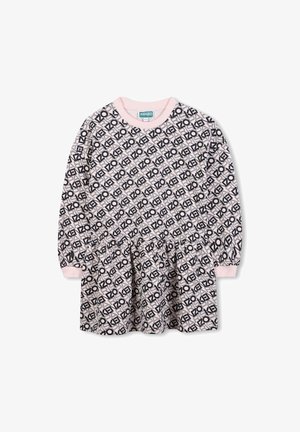 Robe à manches longues en tissu rose doux avec un motif géométrique noir. Décolleté arrondi et jupe froncée. Manches en rib à rayures roses.