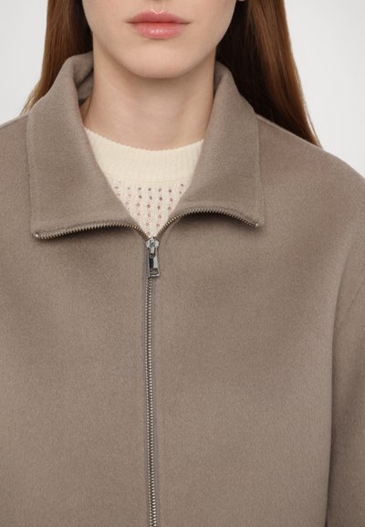 Filippa K DAFINA JACKET - Casaco leve - moss grey