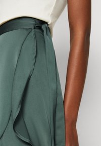 VILA VIELLETTE HW SU-EV - Falda acampanada - duck green