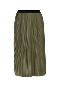 Falda plisada en verde oliva, con una cintura negra. Los pliegues horizontales crean textura y fluidez, con un corte a la altura de la rodilla.