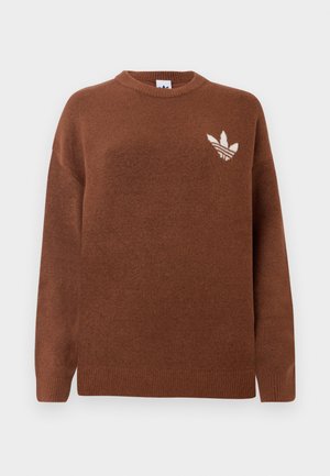 Pull en tricot marron fabriqué dans un matériau doux avec un col rond classique et un logo blanc représentant trois feuilles sur la poitrine gauche.