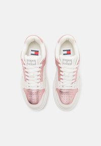 Tommy Jeans Treniņu apavi - misty pink