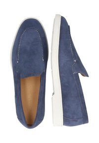 Mockasnörstövlar i navyblått med vit sömnad och gummisula. Rundad tå och mjuk textur, designade för avslappnad användning.