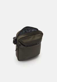 bugatti SCHULTERTASCHE SHOULDERBAG ZALANDO