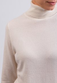 CASH-MERE CASH-MERE ROLLKRAGEN PULLOVER - Striktrøje - weiss