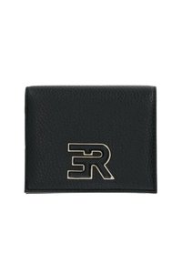 Portafoglio in pelle nera con superficie texture, caratterizzato da un logo metallico prominente sulla parte anteriore e un design compatto e rettangolare.