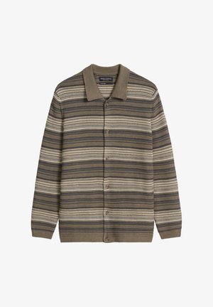 Strickstrickjacke in Erdtönen mit horizontalen Streifen. Verfügt über einen Kragen, Knopfverschluss und weichen, strukturierten Stoff.