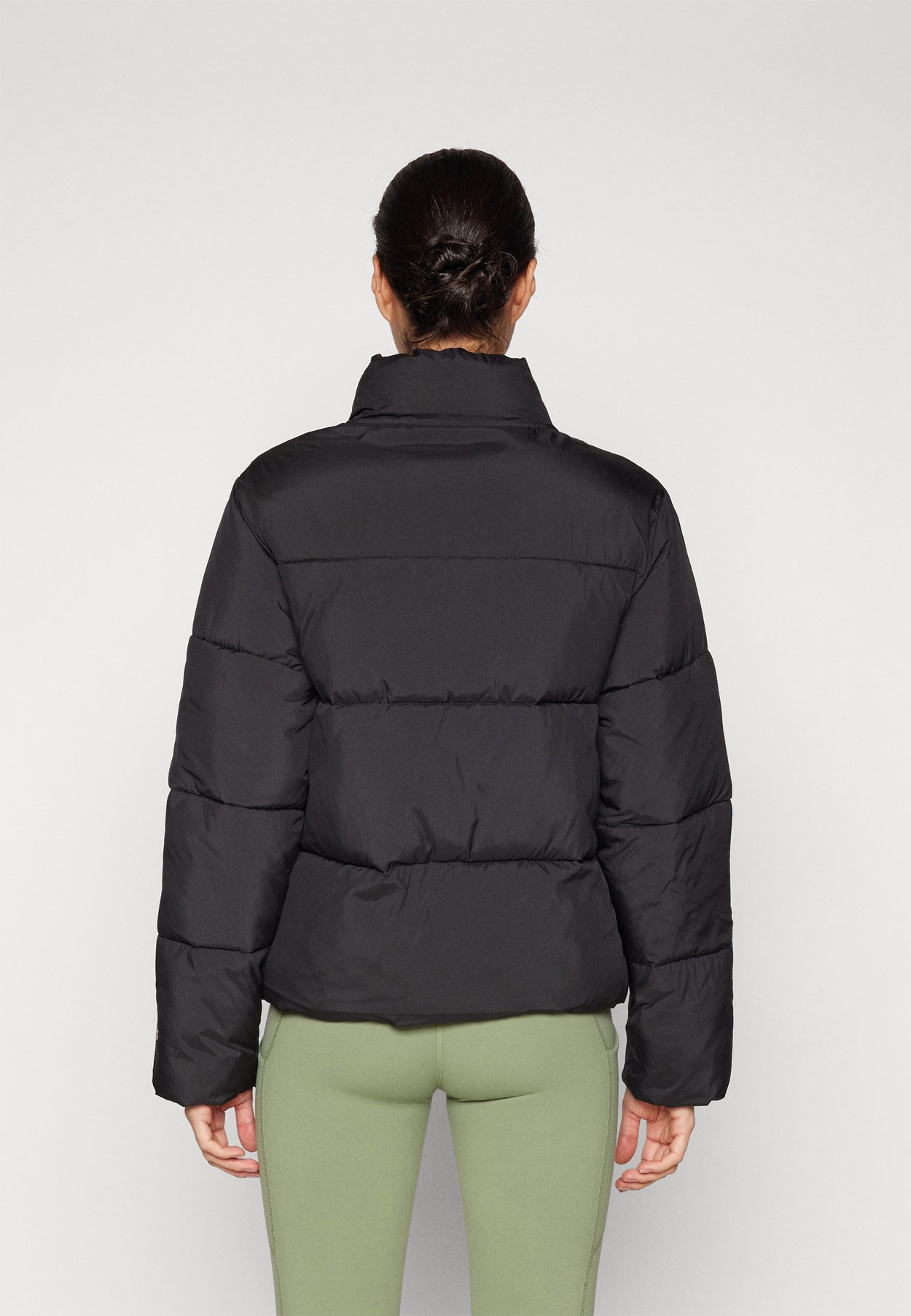 ESSENTIAL PUFFER