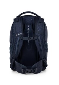 Schwarzer und marineblauer Rucksack mit einem sternförmigen Muster, verstellbaren gepolsterten Trägern und Netzrückenstütze. Ausgestattet mit Hardware-Schnallen und einem eleganten Design.