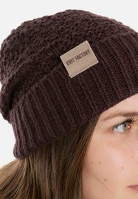 Knit Factory HAZE - Muts - midnight plum