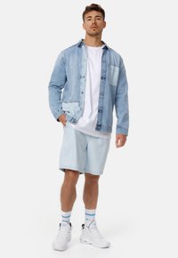 INDICODE JEANS INYOSEMITE - Farkkushortsit - stone blue denim
