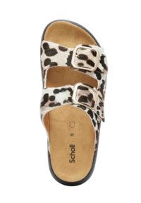 Infradito in pelliccia sintetica con stampa leopardata bianca e nera, due fibbie regolabili in argento e una soletta in suede marrone. Taglia 36.
