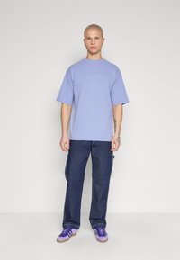 Oakley SOHO TEE - Pamata T-krekls - new lilac