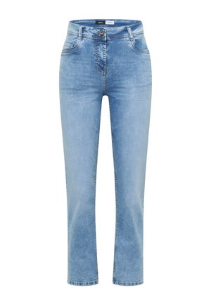 Jean droit bleu clair avec poches avant, passants pour ceinture et fermeture par bouton, conçu pour un style décontracté.