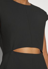 HUGO Robe fourreau - black