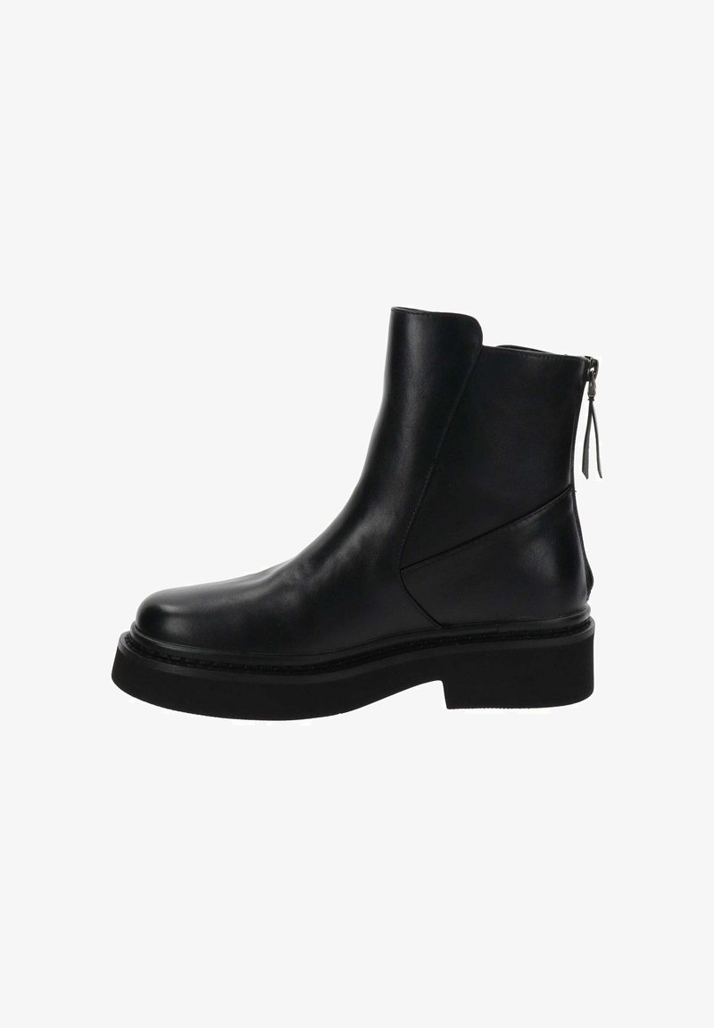 Stivale alla caviglia in pelle nera con suola a blocco e zip sul retro, finitura liscia e dettagli di cucitura minimali.