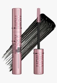 Mascara Sky High di Maybelline con un tubetto metallico rosa, scovolino nero e una striscia di mascara nero. Presenta testo in grassetto sulla confezione.