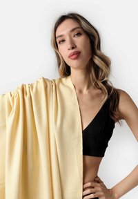 MAЯSIKØH ISOLA DI DINO - Strandhanddoek - yellow