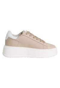 Beige lädersneakers med en vit plattformssula, texturerad yta och rund tå. Har beige snören och en vit hälaccent.
