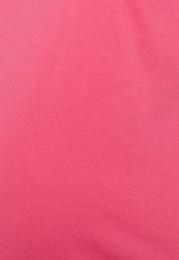 Pieces Maternity PMRIA FOLD UP SOLID TEE  - T-shirt básica - fruit dove
