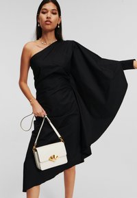 KARL LAGERFELD SIGNATURE FAN MEDIUM - Borsa a tracolla - off white