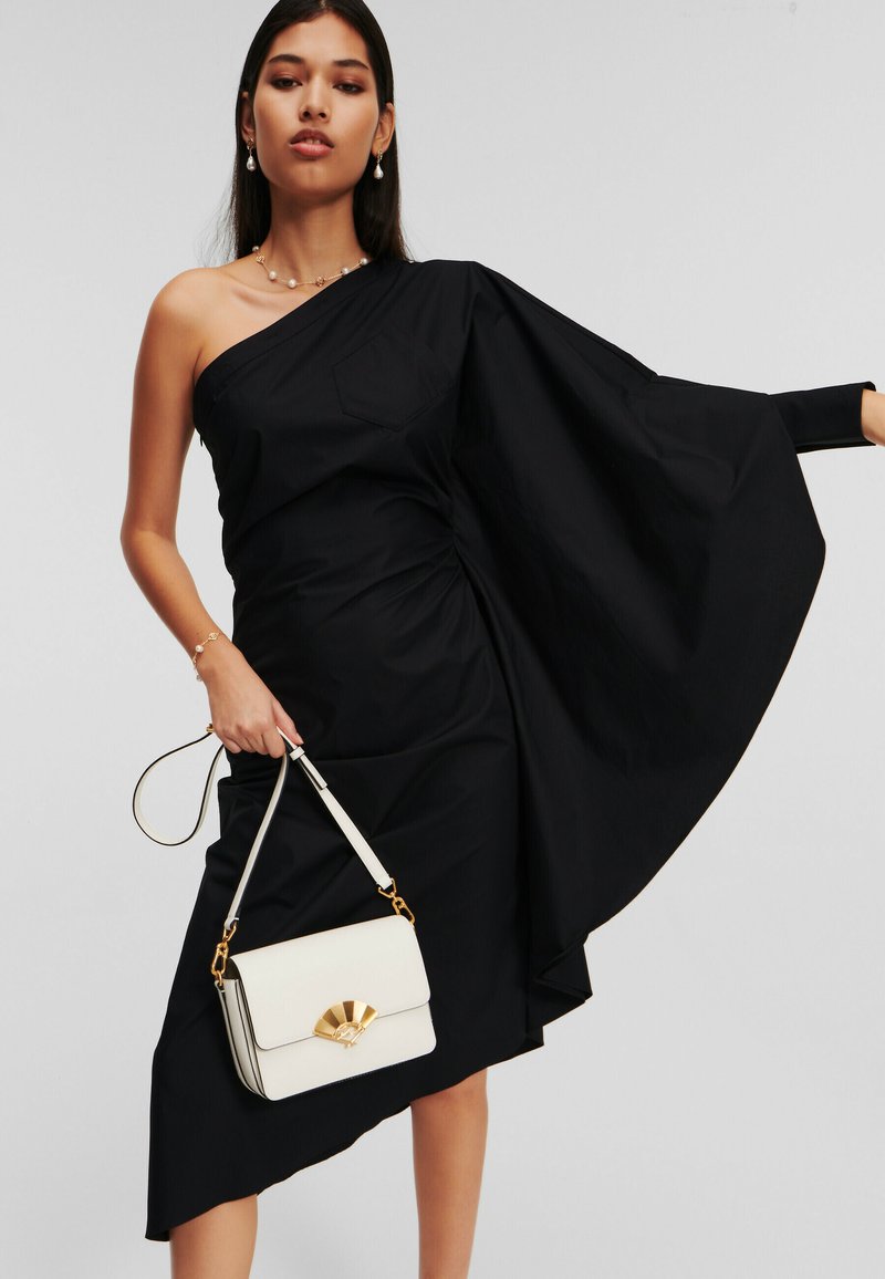 KARL LAGERFELD SIGNATURE FAN MEDIUM - Borsa a tracolla - off white