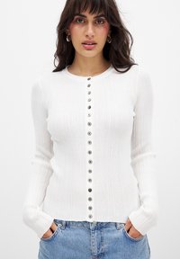 BUTTON DETAIL - Kardiganas - white