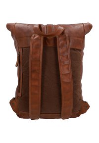 Zaino in pelle marrone e tela con design a risvolto, dotato di manico superiore, spallacci regolabili e tasca laterale con zip.