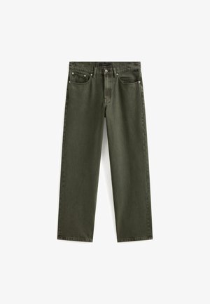 Olivengrøn denim jeans med lige snit, fem lommer, metalknap og nitter, samt en blød tekstur.