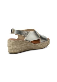 Shoe The Bear ORCHID CROSS - Kiilakorkosandaali - silver