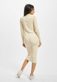DEF LONGSLEEVE - Etuikjole - beige