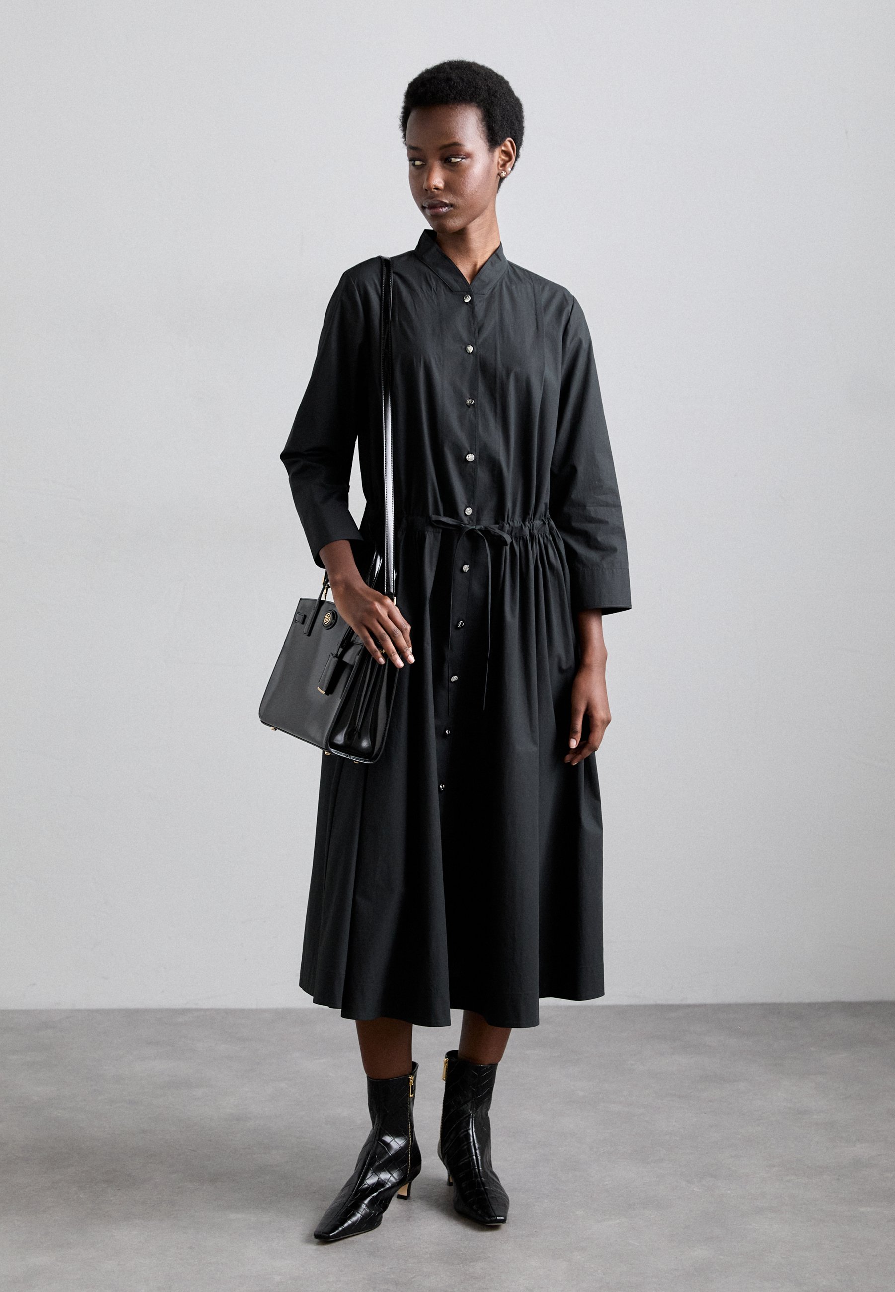 OP226：Tory Burch シルクフロント Tシャツ ミニドレス Tory Burch MIDI SHIRTDRESS - Shirt dress - black - Zalando.co.uk