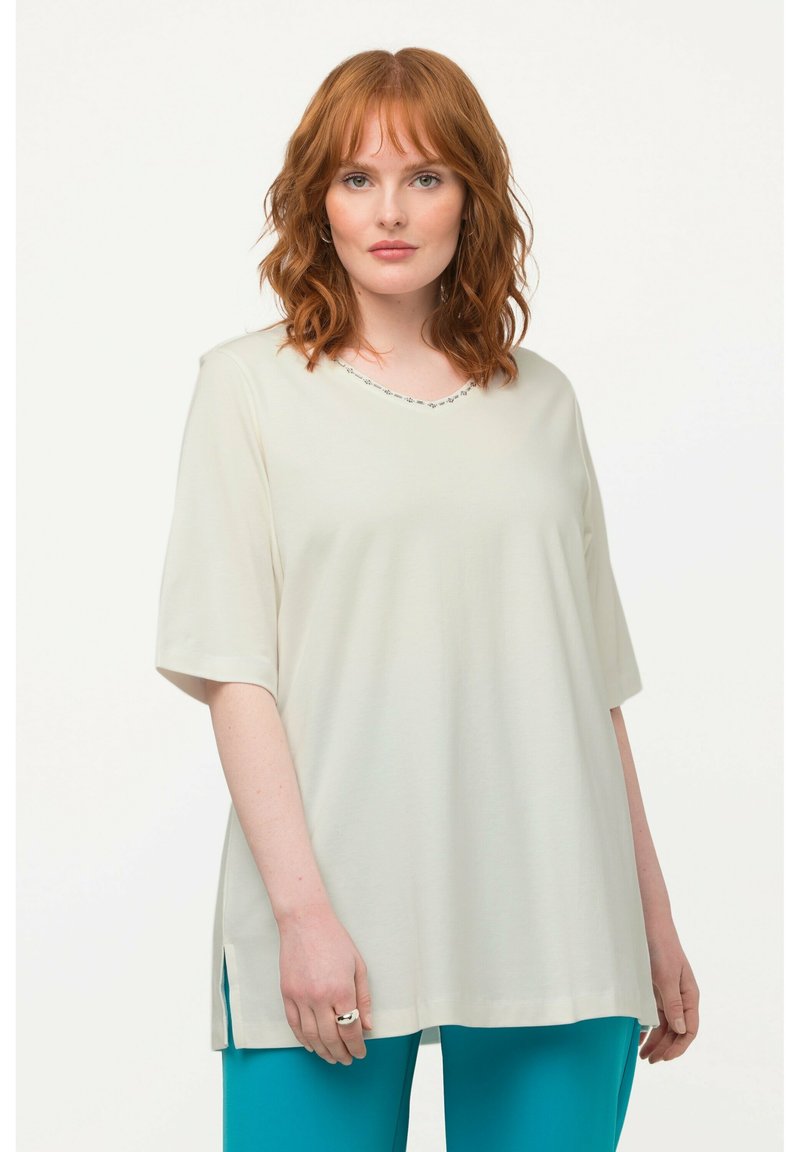 Ulla Popken LIGNE EN A. MANCHES COURTES ET COL EN V - T-Shirt Basic - Orange