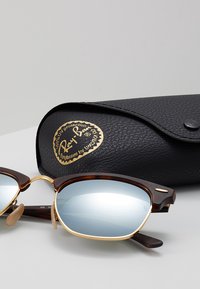 Ray-Ban 0RB3016 CLUBMASTER - Óculos de sol - light green/brown