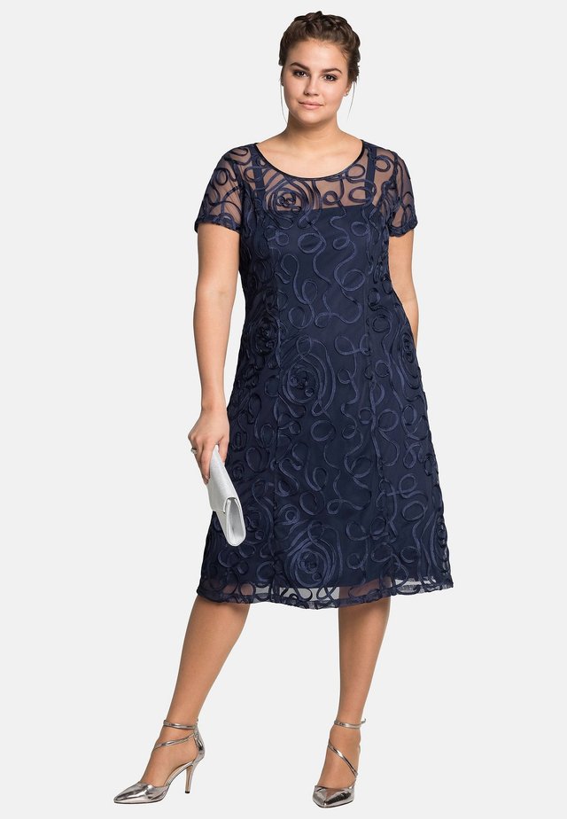 Abendkleider Grosse 52 Online Kaufen Zalando