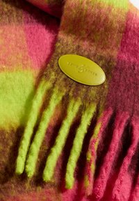BRUSHED - Bufanda - lime and pink check