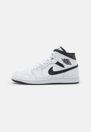 AIR JORDAN 1 MID - Magas szárú edzőcipők - white/black