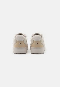 Tommy Hilfiger BASKET CORE LTH MIX ESS - Sneakers basse - misty coast