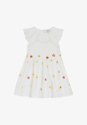 Witte geplooide peuterjurk met zwierige mouwen en verspreide kleine oranje en gele bloemrijke borduursels.