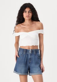 Vero Moda VMLYRA PAPERBAG - Denimové šortky - medium blue denim