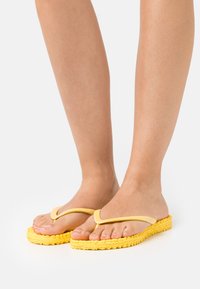 Ilse Jacobsen CHEERFUL - Allassandaalit - yellow