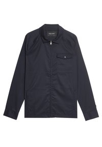 Giacca leggera blu navy con colletto, zip anteriore e tasca sul petto. Presenta maniche lunghe e tasche laterali con una texture liscia.