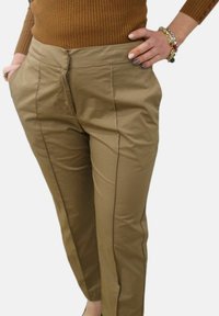 Alessia Santi Broek - marrone