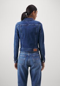 Tommy Jeans VIVIANNE - Chaqueta vaquera - denim dark